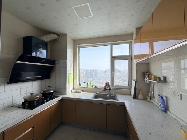 涉县鑫源广场住宅楼出售|134 平三室两卫 精装户型方正 全 涉县鑫源广场住宅楼出售|134 平三室两卫 精装户型方正 全